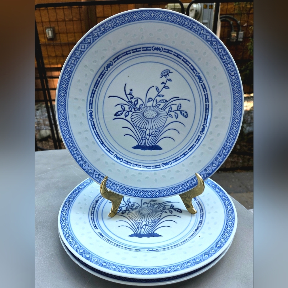 Set Of 3 Vintage Rice And Flower Pattern Blue And White Dinner Plates